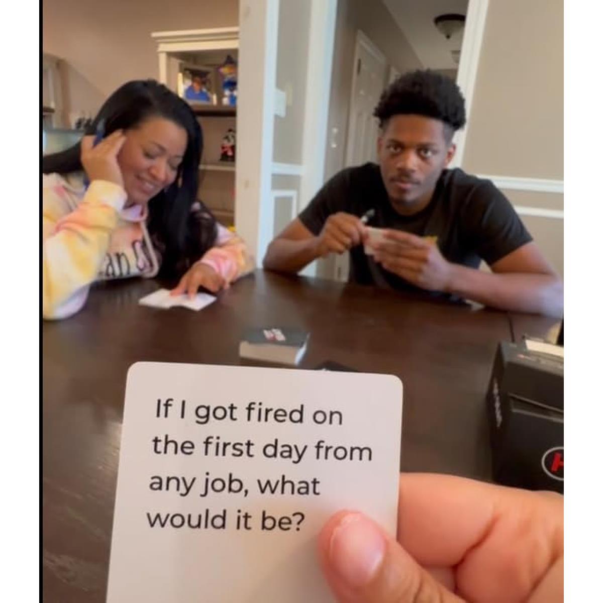 Hot Seat Family Party Card Game 200 Questions 3+ Players Ages 10+ English Black White Red - Image 6