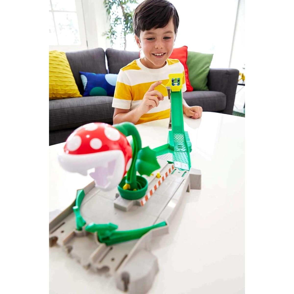 Hot Wheels Mario Kart Piranha Plant Slide Track Set With Yoshi 1:64 Die Cast Kart Ages 5+ - Image 2