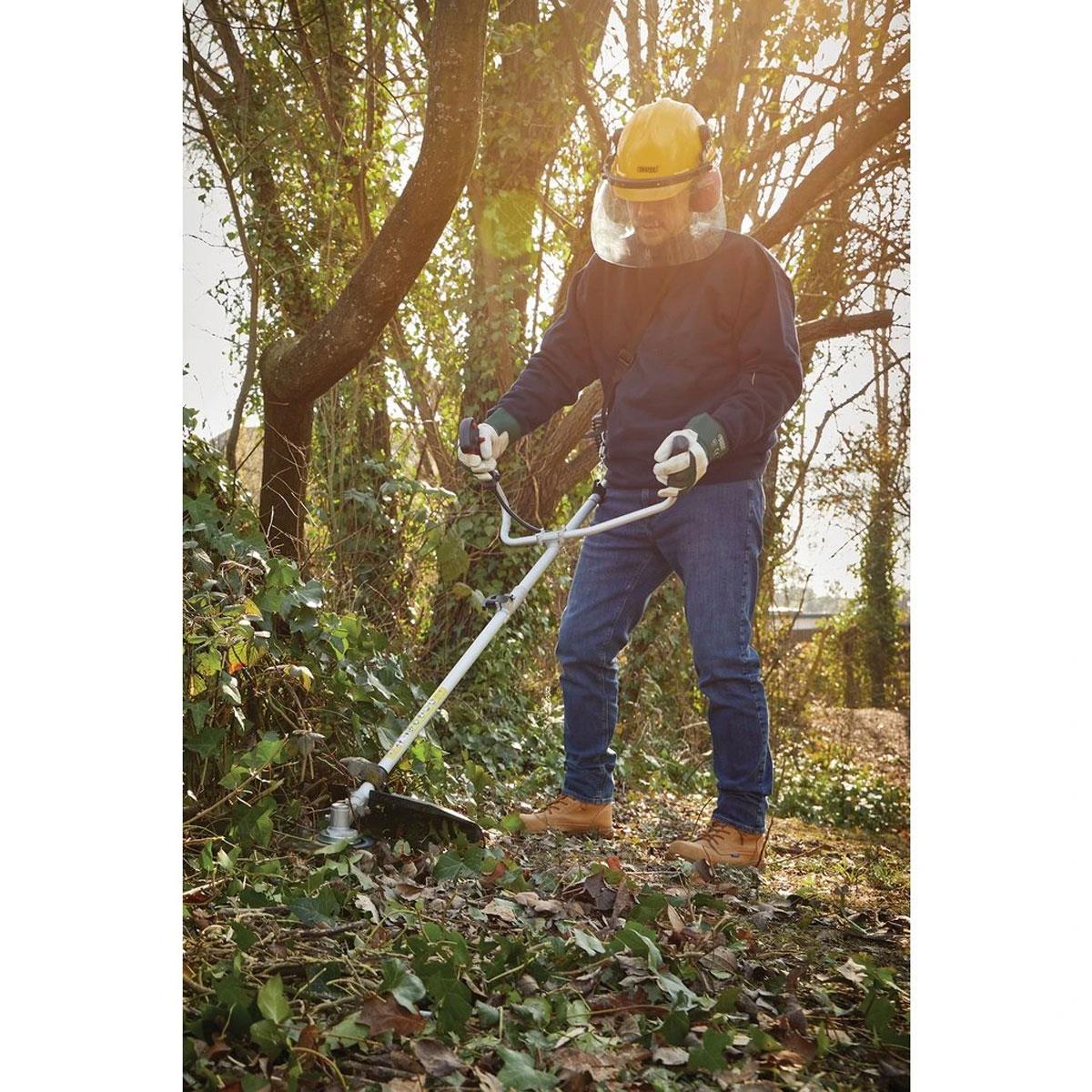 Draper Petrol Brush Cutter & Line Trimmer 32.5cc 2-Stroke 1000W 255mm Blade 440mm Trimming Green - Image 5