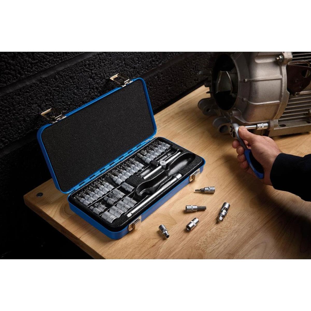 Draper 1/4in Square Drive Metric Socket Set 38 Piece Chrome Vanadium Steel with 72 Tooth Ratchet and Metal Case - Image 4