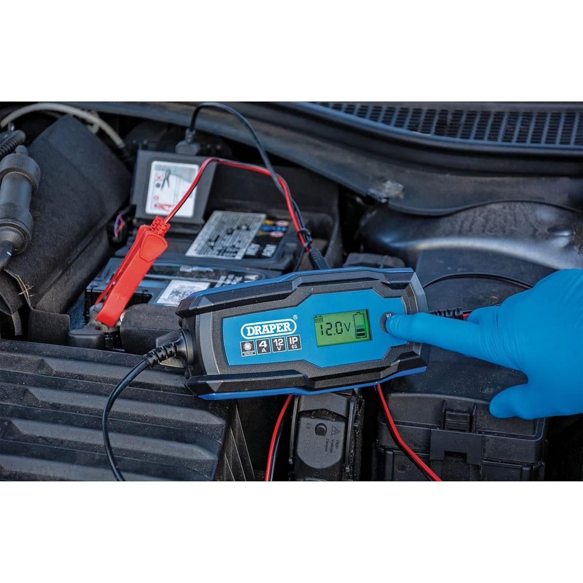 Draper 6V/12V Smart Battery Charger & Maintainer 4A 10-Step Blue and Black - Image 4