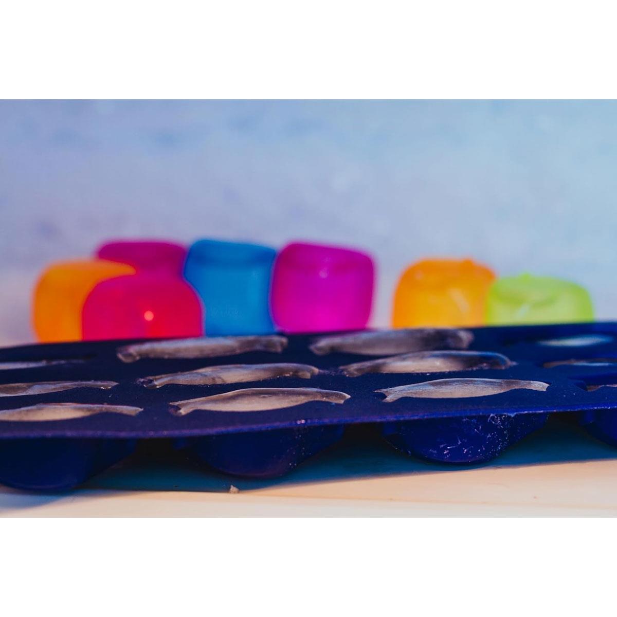 BarCraft Penguin Ice Cube Tray Flexible Silicone Mould 12 Penguin-Shaped Cubes Blue 26 x 12 cm - Image 4