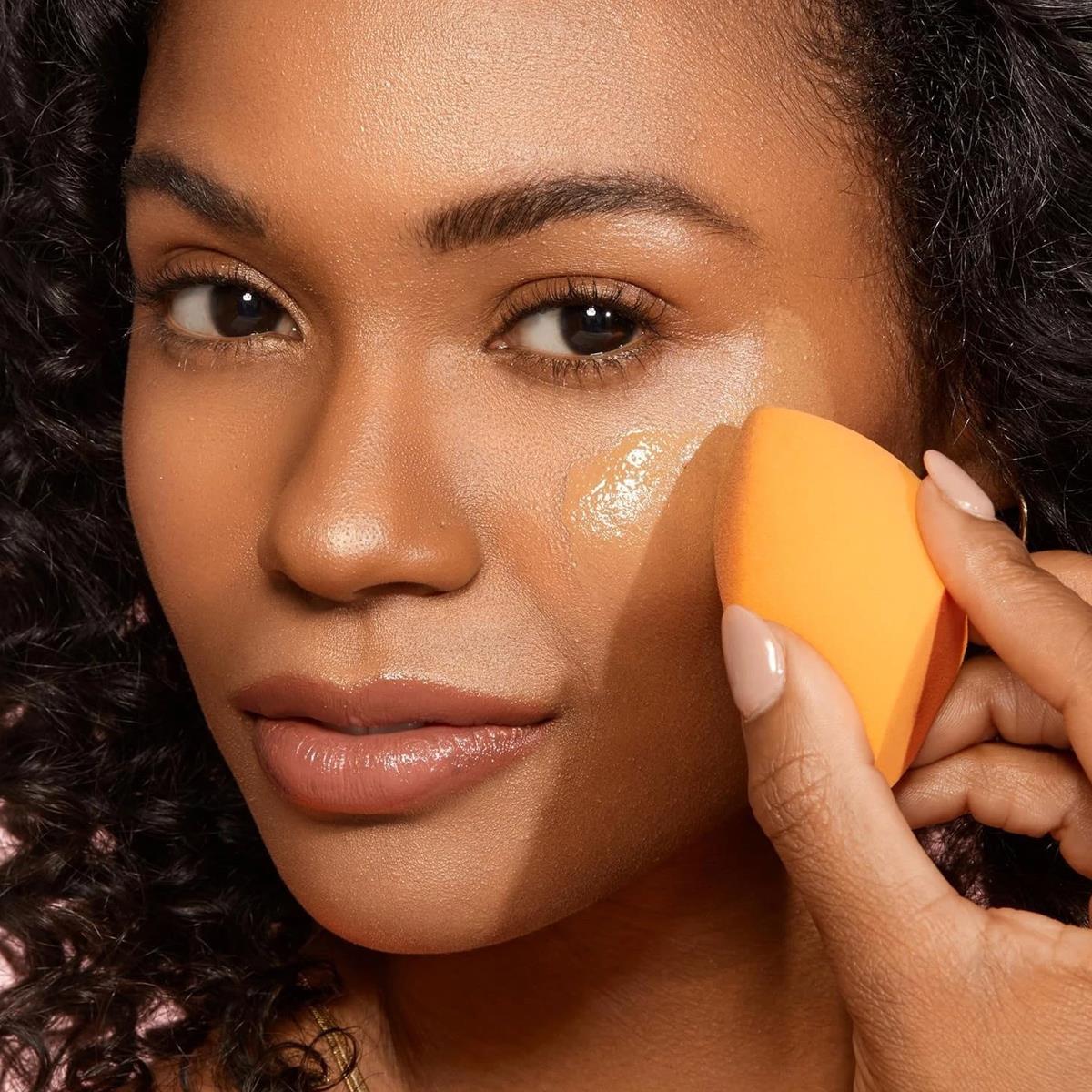 Real Techniques Miracle Complexion Sponge Orange Makeup Blender With Travel Case For Foundation, Cream, Powder And Skin Tint - Image 5