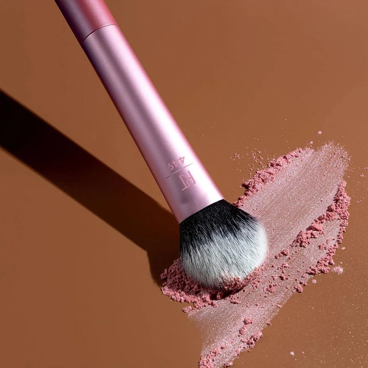 Real Techniques Tapered Cheek Brush Pink With Soft Synthetic Bristles For Blush, Highlighting And Contour - Image 3