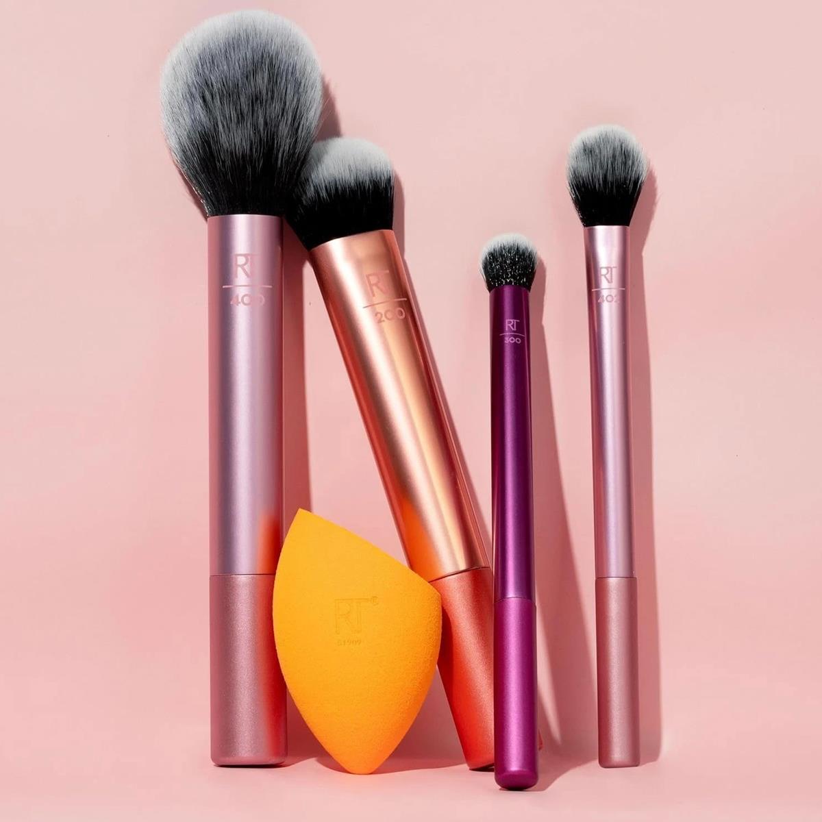 Real Techniques Everyday Essentials 5 Piece Makeup Brush And Sponge Set With Synthetic Brushes For Foundation Blush Powder And Eyeshadow - Image 4