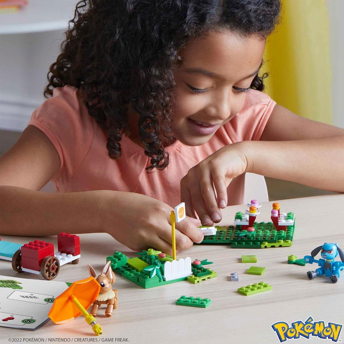 Mega Pokemon Adventure Builder Picnic Building Set with Eevee & Riolu - Image 2