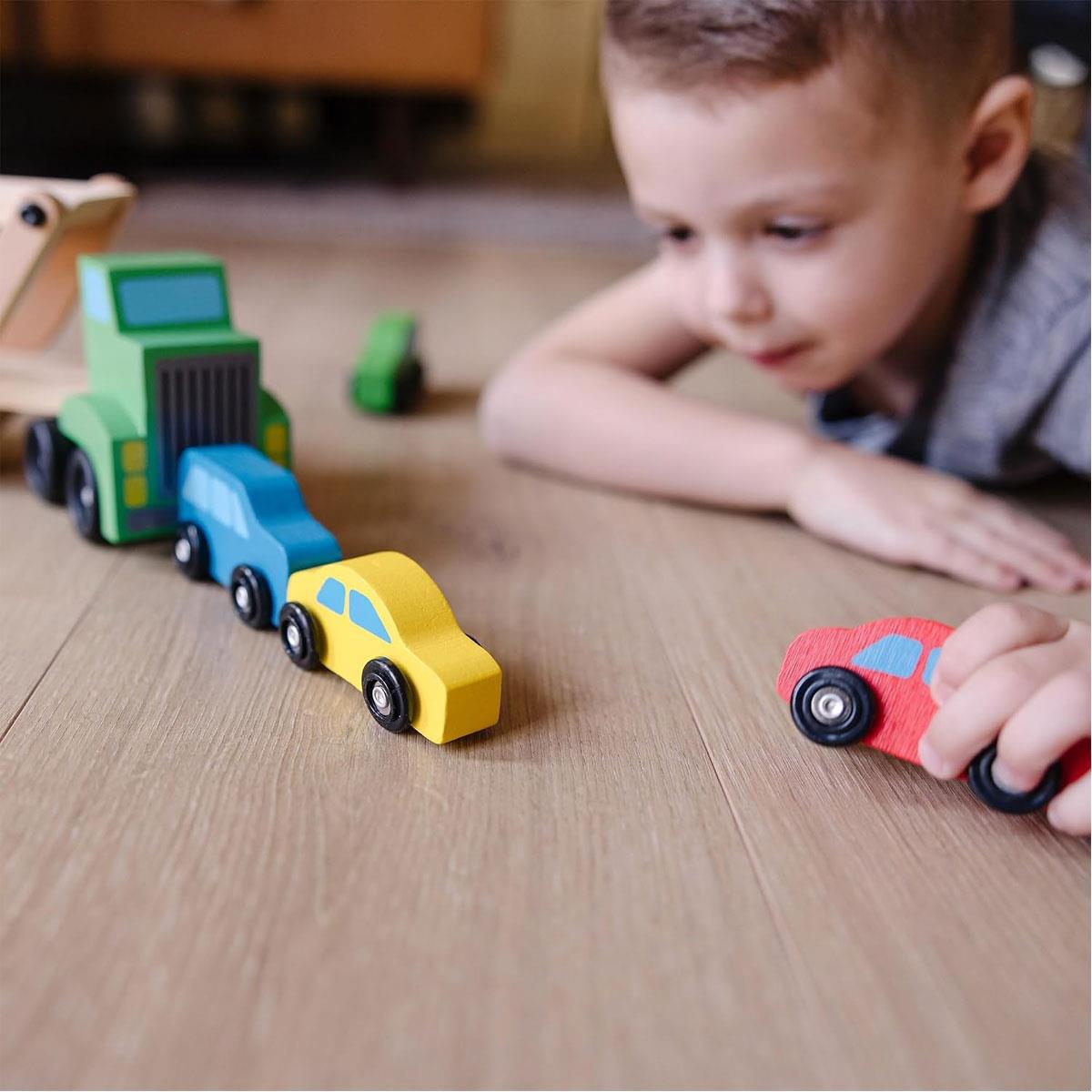 Melissa & Doug Wooden Car Transporter Truck & Cars 4-Car Set 5-Piece Toy Vehicle Set Ages 3+ Multicolor - Image 9